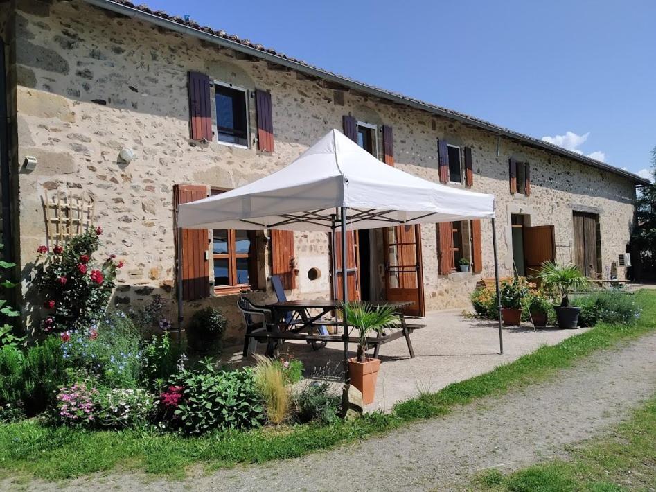 La Tribu De Lavaud Bed & Breakfast Saint-Quentin-sur-Charente Exterior foto